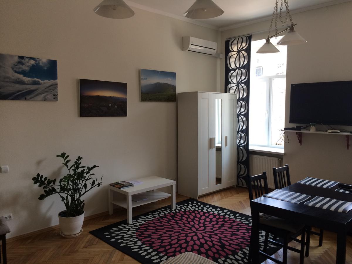 Cozy Apartment 39/34 Lviv Exterior foto
